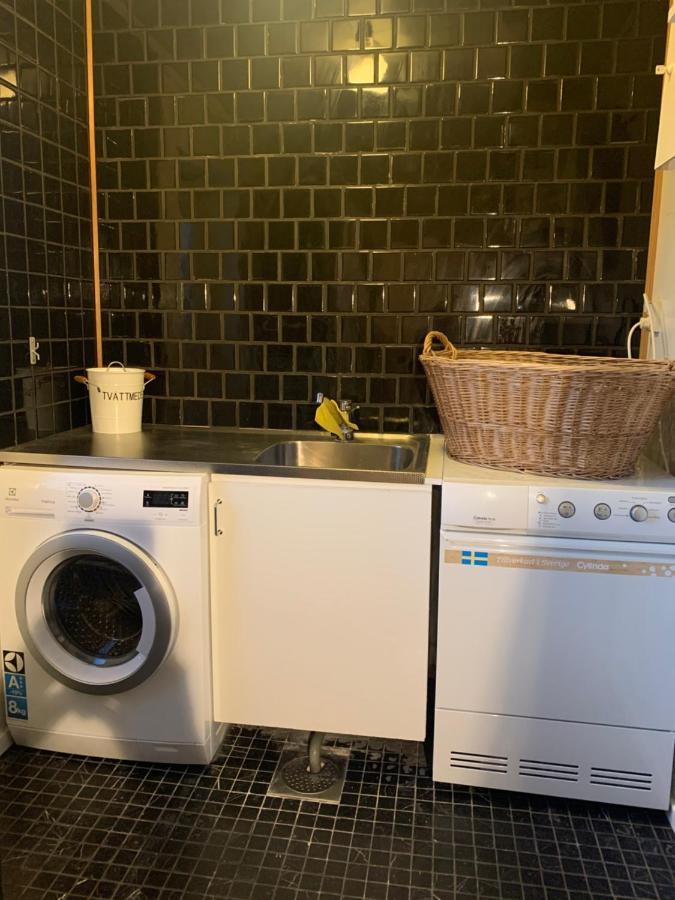 Hus I Lugnt Omrade, 15 Min Fran Oerebro Villa Vintrosa Esterno foto