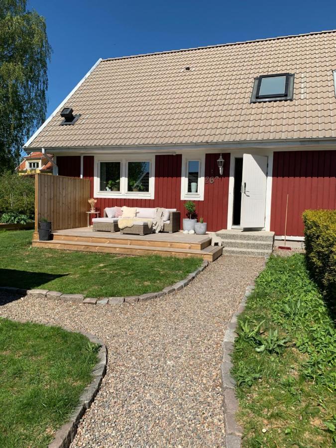 Hus I Lugnt Omrade, 15 Min Fran Oerebro Villa Vintrosa Esterno foto