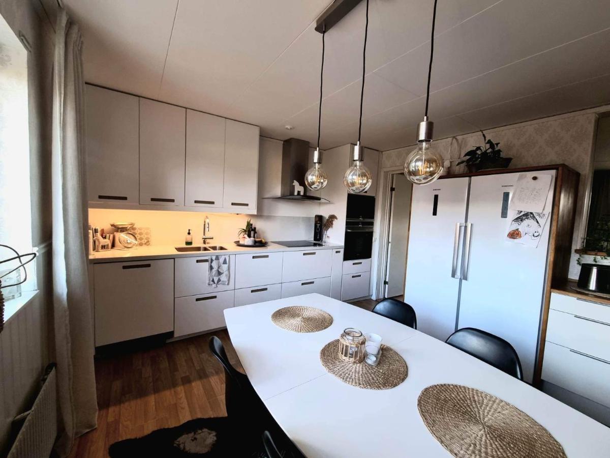 Hus I Lugnt Omrade, 15 Min Fran Oerebro Villa Vintrosa Esterno foto